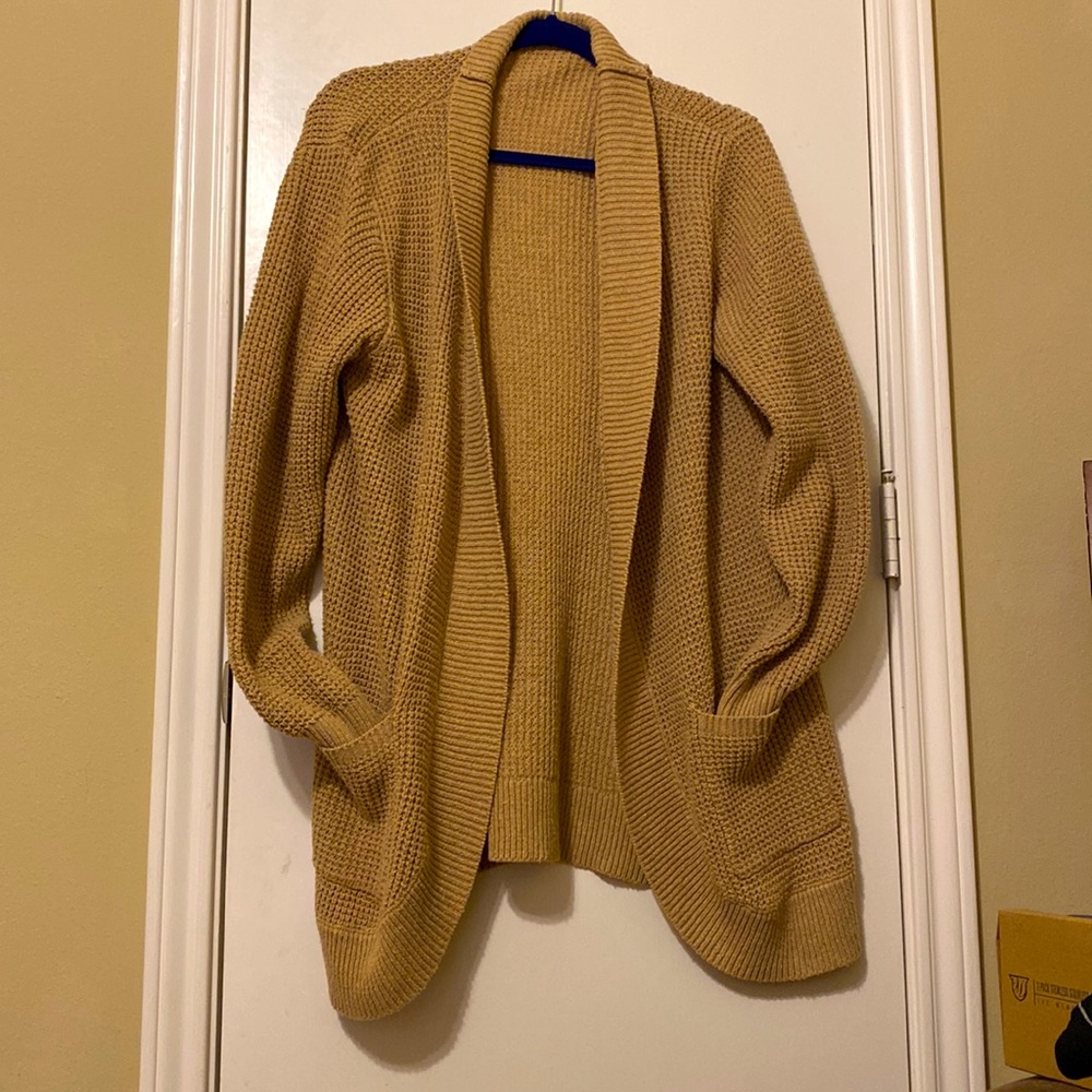 Open front cardigan long sleeve knitted khaki sweater with pockets.
